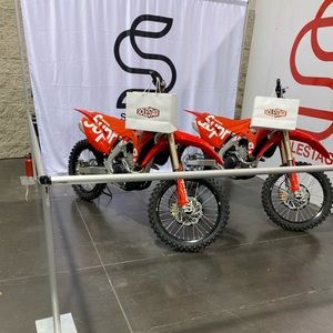 Meet your Posher, Aj